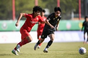 中乙联赛第30轮 上海海港富盛经开队主场1比1温州俱乐部中胤队 中乙联赛第30轮 上海海港富盛经开队主场1比1温州俱乐部中胤队