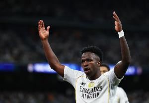 👀外网球迷热议维尼修斯道歉:对教练的道歉呢?请尊重阿隆索 👀外网球迷热议维尼修斯道歉:对教练的道歉呢?请尊重阿隆索