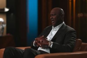 乔丹:你一天打球3个小时&这是你的工作 剩下的21小时你在干嘛? 乔丹:你一天打球3个小时&这是你的工作 剩下的21小时你在干嘛?