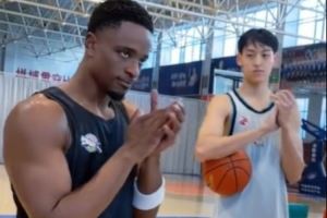 谁家外援提前一个小时到训练场?纳托尔正式报到! 谁家外援提前一个小时到训练场?纳托尔正式报到!