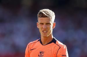 频繁受伤!每体:德科会面经纪人,可能对奥尔莫进行全面医学检查 频繁受伤!每体:德科会面经纪人,可能对奥尔莫进行全面医学检查