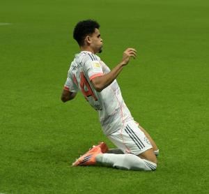 比赛转折点!迪亚斯第35分钟扳平球明显越位,但德国杯前2轮无VAR 比赛转折点!迪亚斯第35分钟扳平球明显越位,但德国杯前2轮无VAR