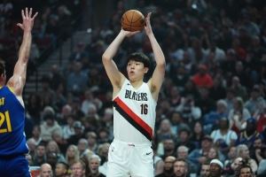 马健:打完今天的比赛后杨瀚森危险了 除非开拓者为他改变打法 马健:打完今天的比赛后杨瀚森危险了 除非开拓者为他改变打法