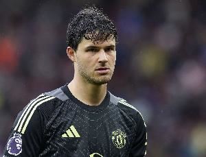 队报:拉门斯左右脚都有不错传球能力,曼联通过长传打法更直接 队报:拉门斯左右脚都有不错传球能力,曼联通过长传打法更直接