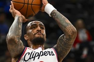 科林斯谈球队化学反应:我们是一支新球队 要努力成为一名好队友 科林斯谈球队化学反应:我们是一支新球队 要努力成为一名好队友