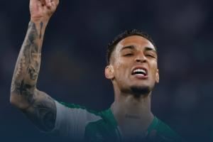 他配得上！安东尼2200万转会费贝蒂斯队史第三，新赛季10场6球2助