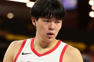 解说:G联盟比赛看下来 杨瀚森至少可以跟上节奏没有显得非常疲惫 解说:G联盟比赛看下来 杨瀚森至少可以跟上节奏没有显得非常疲惫